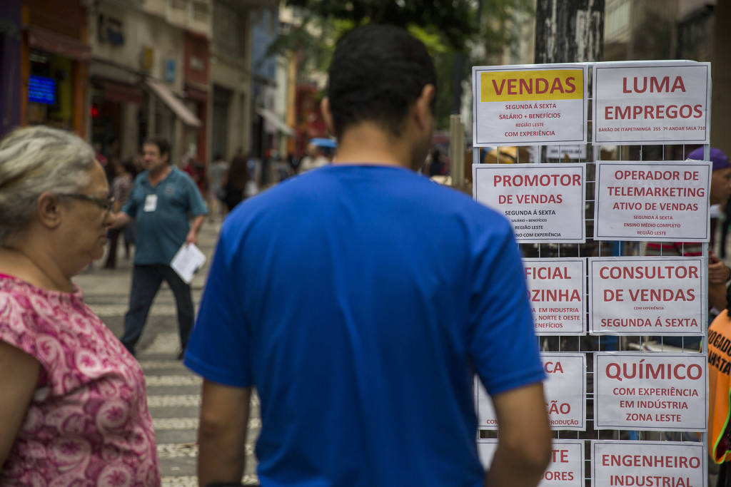 Desemprego fica em 12,2% em janeiro, acima das expectativas
